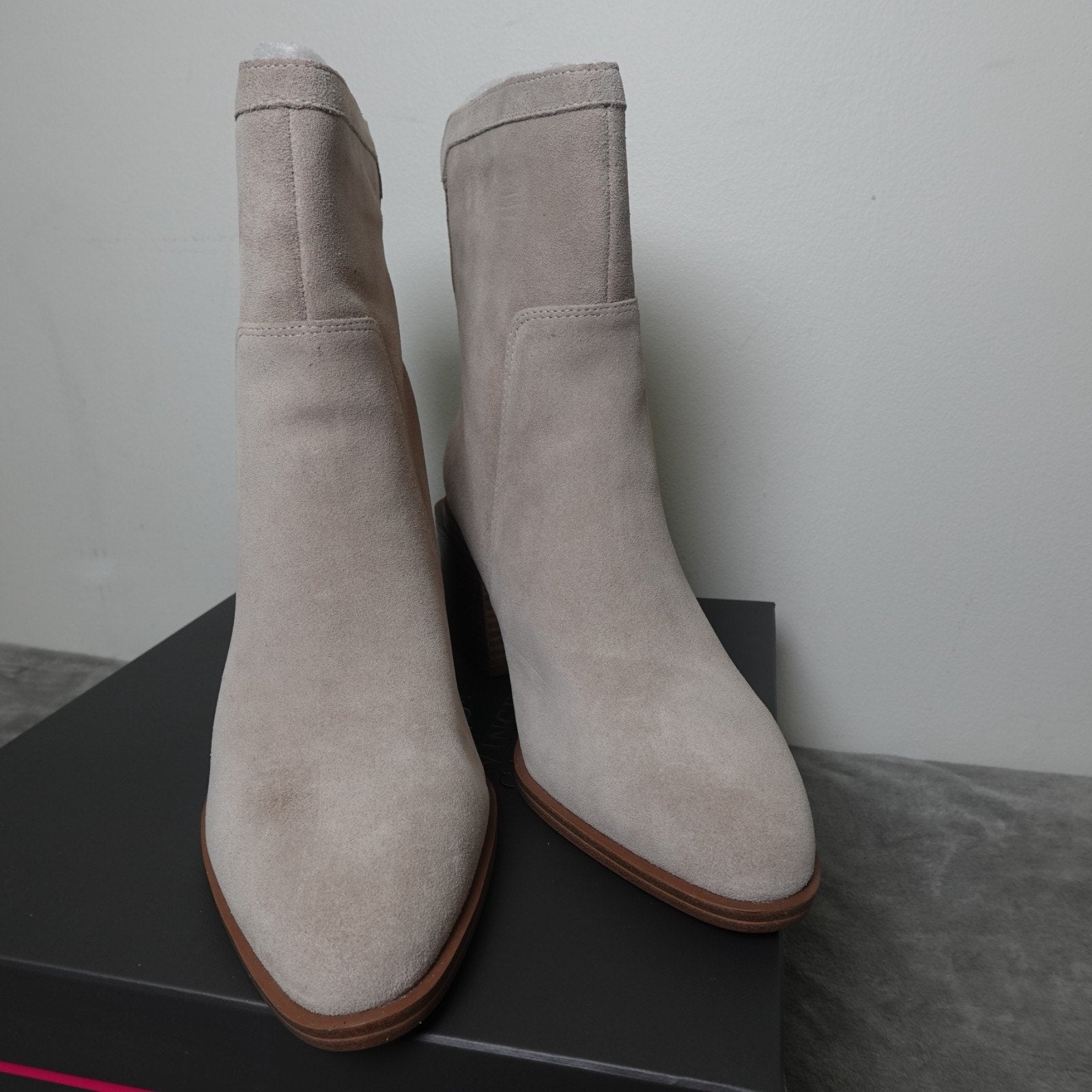 Vince Camuto Verona VC0KORTIMY Women’s Boots Almond Beige Ankle Block Heel 8,.5w