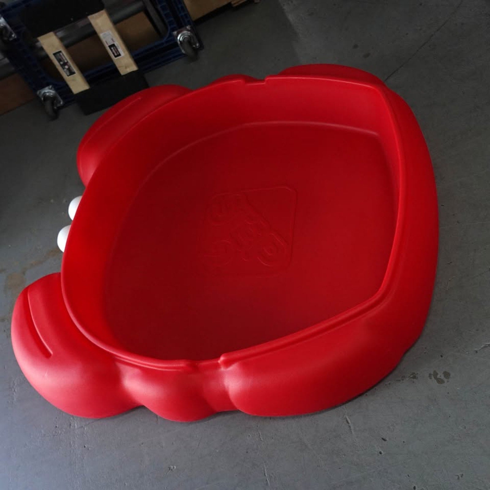 Step 2 Crabbie Sandbox - Resin 16" x 47.5" Red
