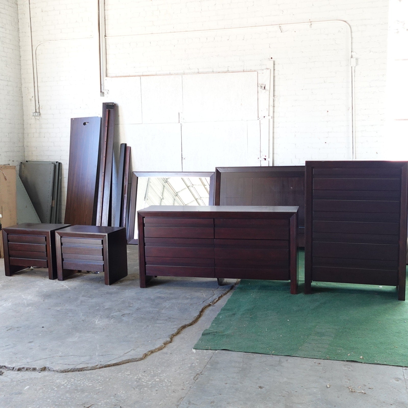 Used/Demo Wakefield King Bedroom Collection