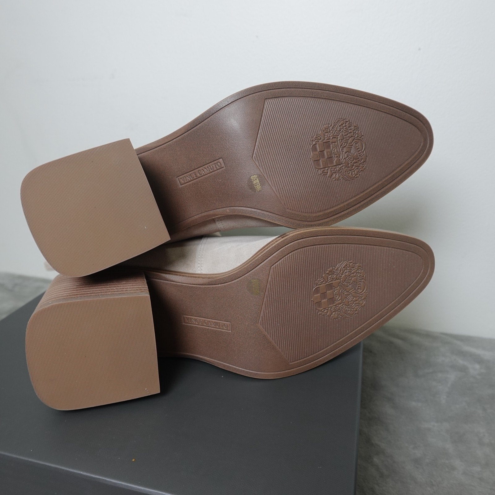 Vince Camuto Verona VC0KORTIMY Women’s Boots Almond Beige Ankle Block Heel 8,.5w
