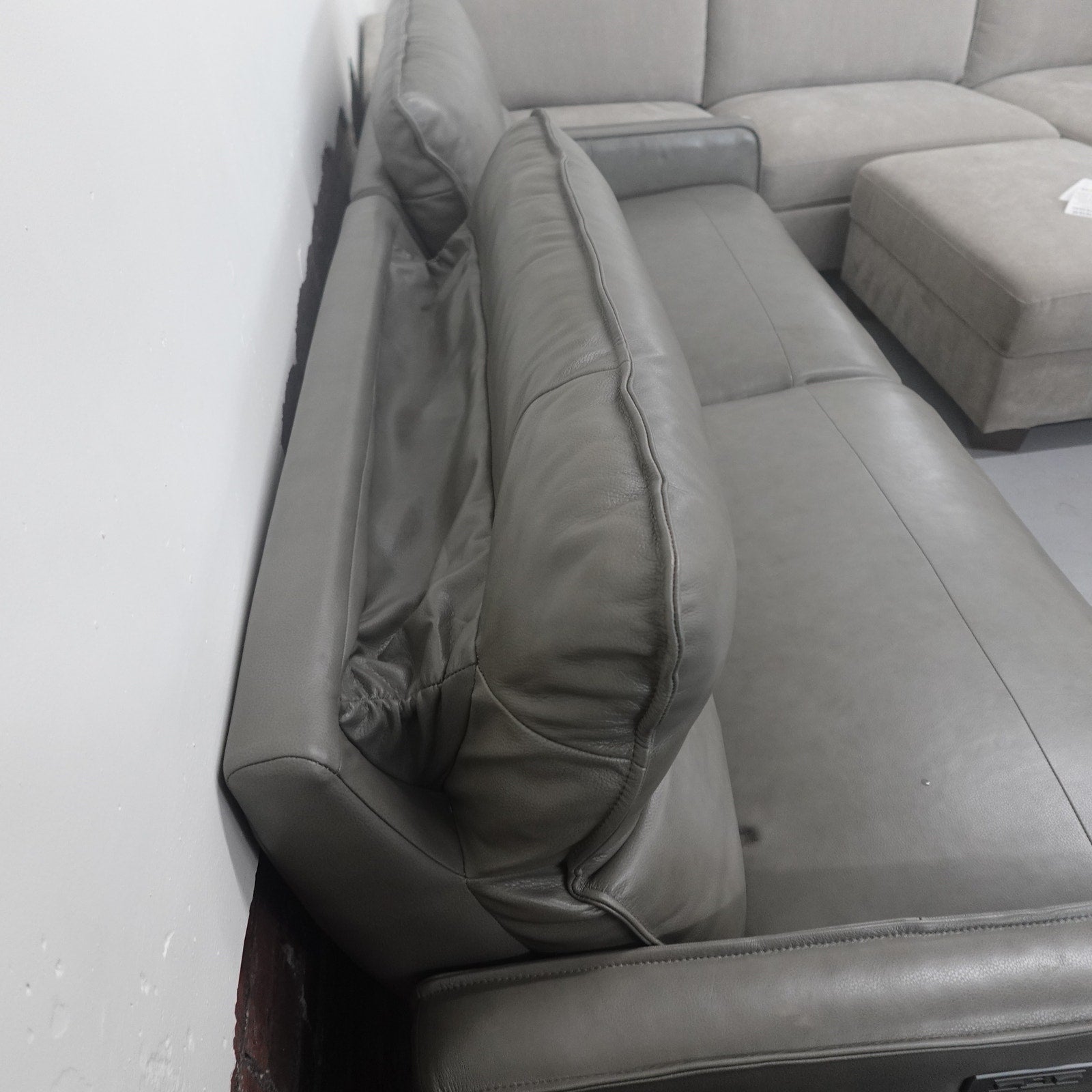 Henredon Keira Leather Power Reclining Sofa with Power Headrests
