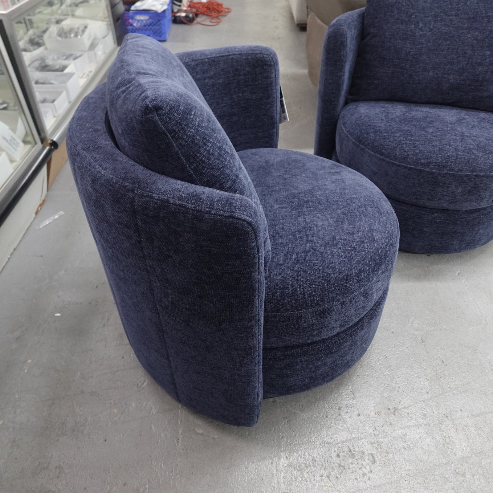 Thomasville Davos Swivel Chair- Dark Blue