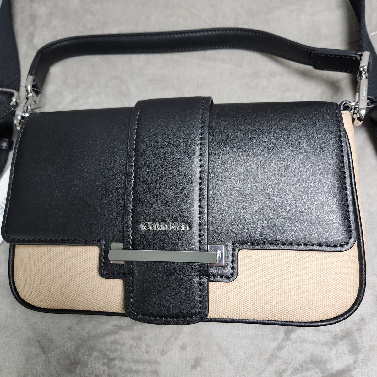 Calvin Klein Nadine OTLT Crossbody Shoulder Bag Black Cream H4DHGQQ2 New