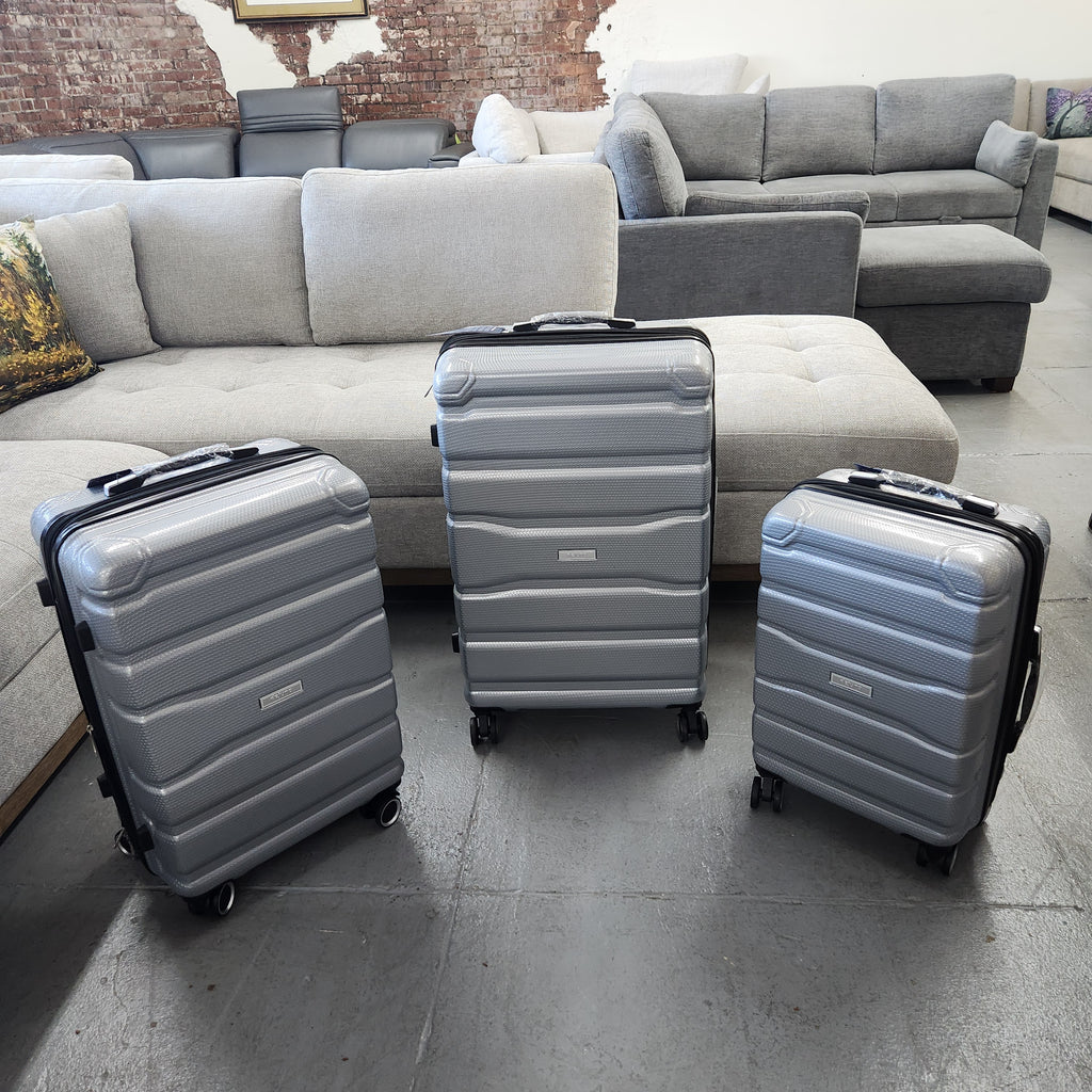 Dejuno Yukon 3-Piece Hardside Luggage Set Gray New