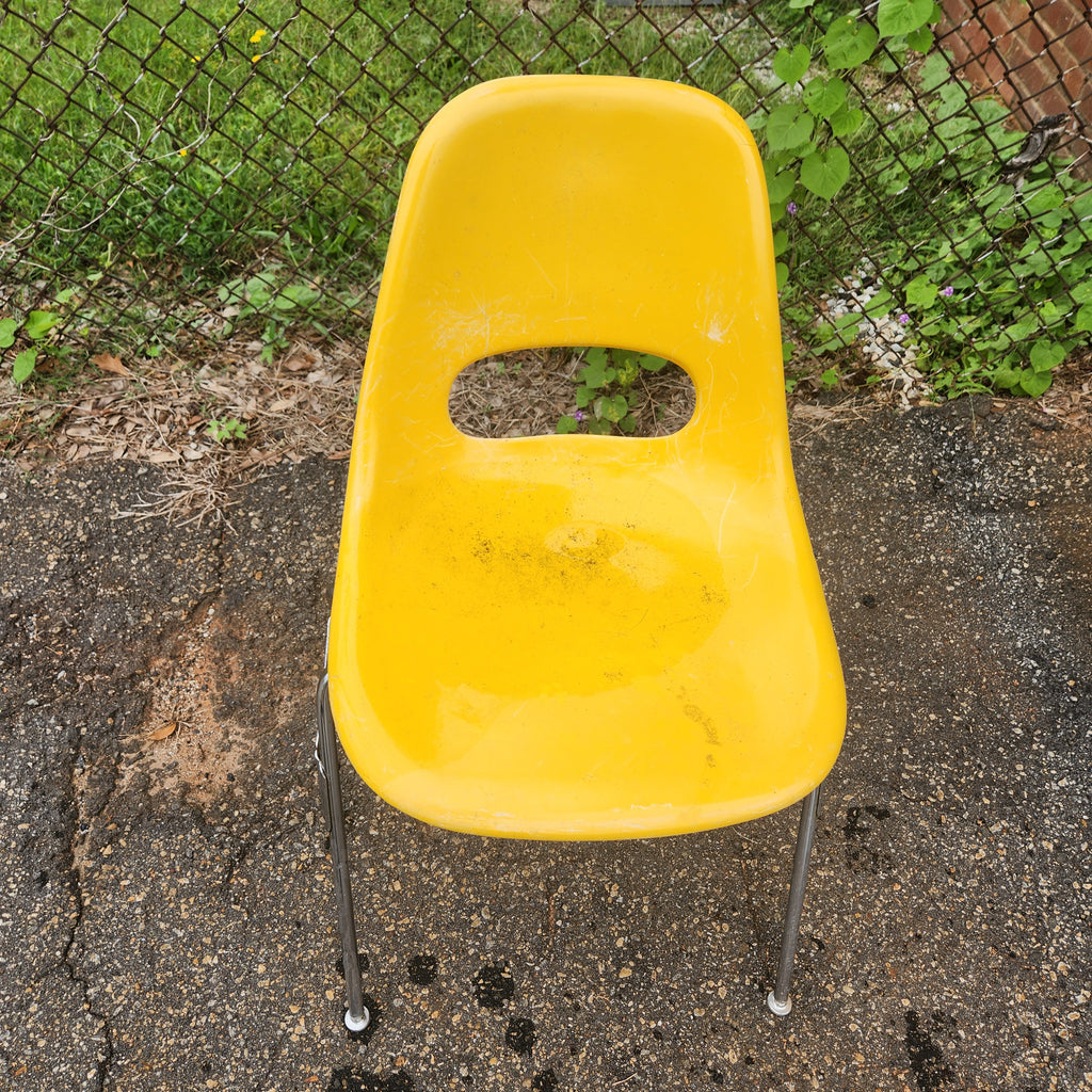 Yellow chairs Lot of 6