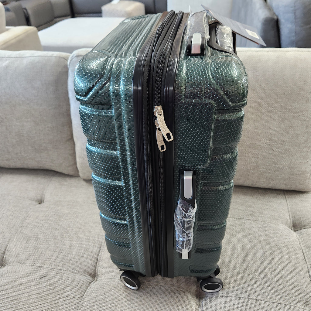 Dejuno Yukon 3-Piece Hardside Luggage Set Green New
