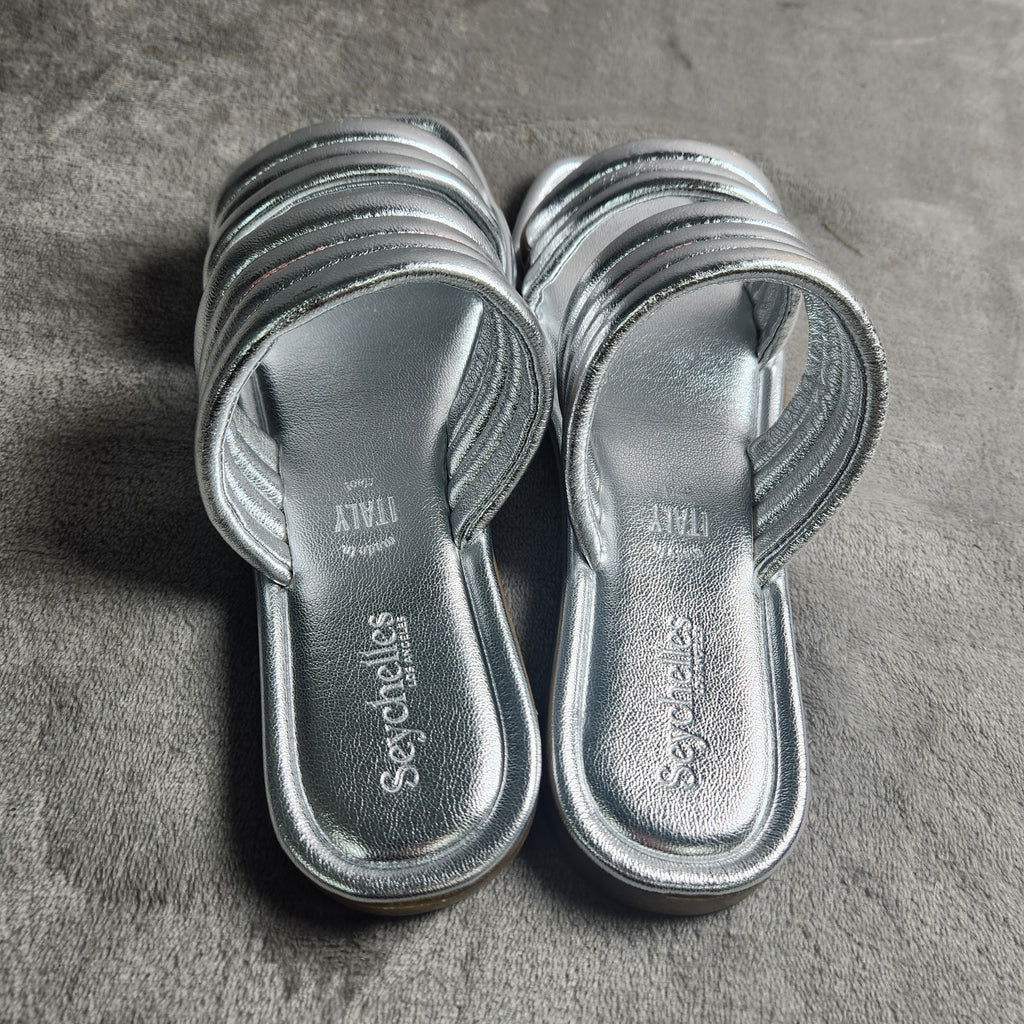 Seychelles Cape May Metallic Silver Leather Slide Sandals Women's 8.5M New
