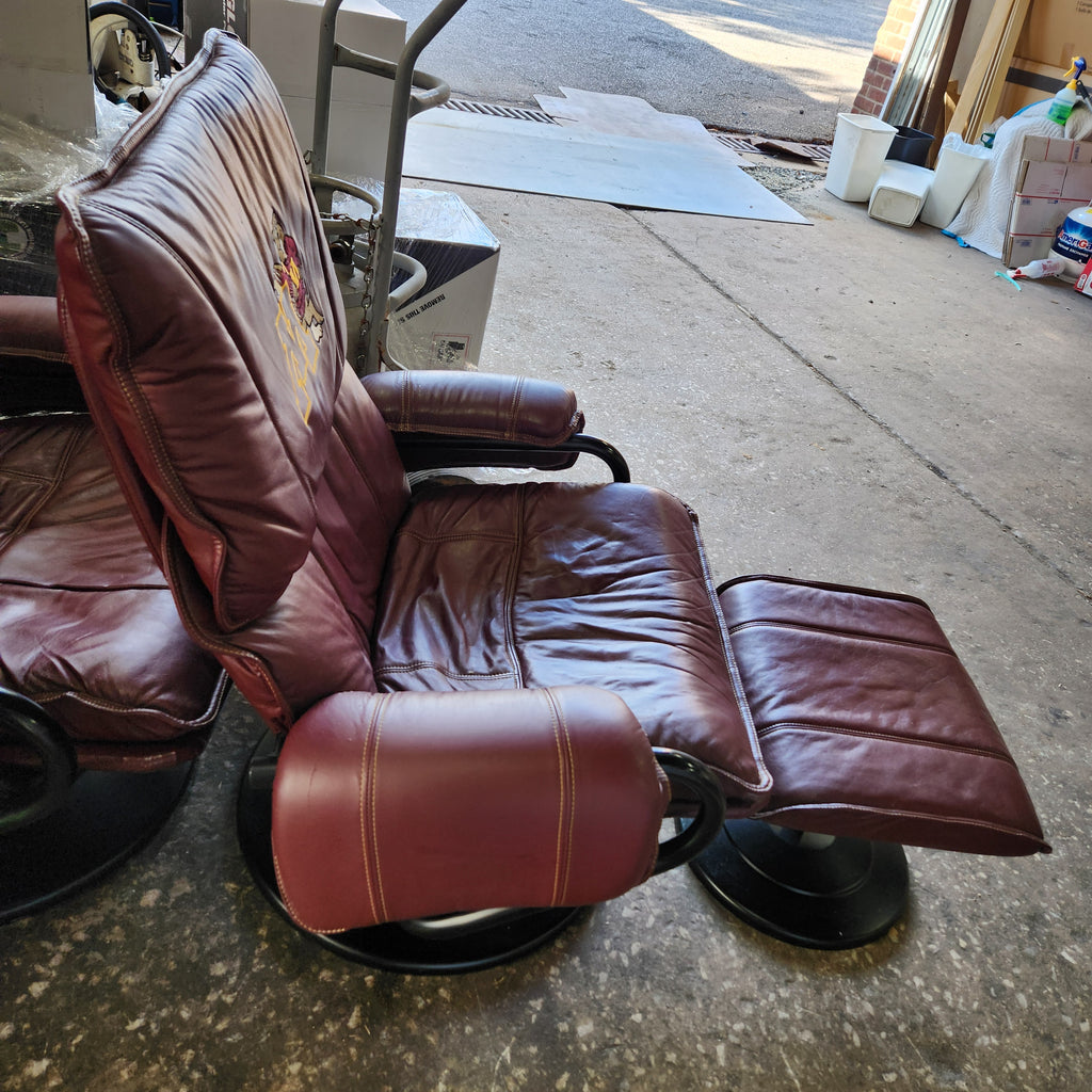 Minnesota Gophers Burgundy Swivel Reclining Cantilever Chair + Ottoman