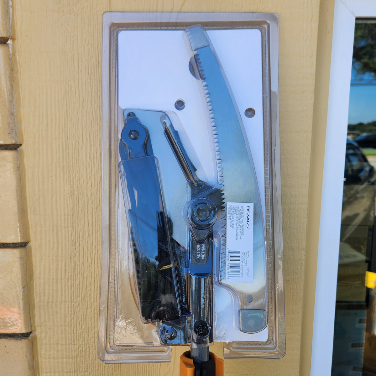 Fiskars Extendable Pole Saw & Pruner