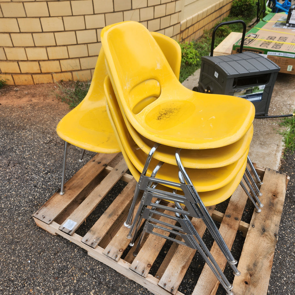 Yellow chairs Lot of 6