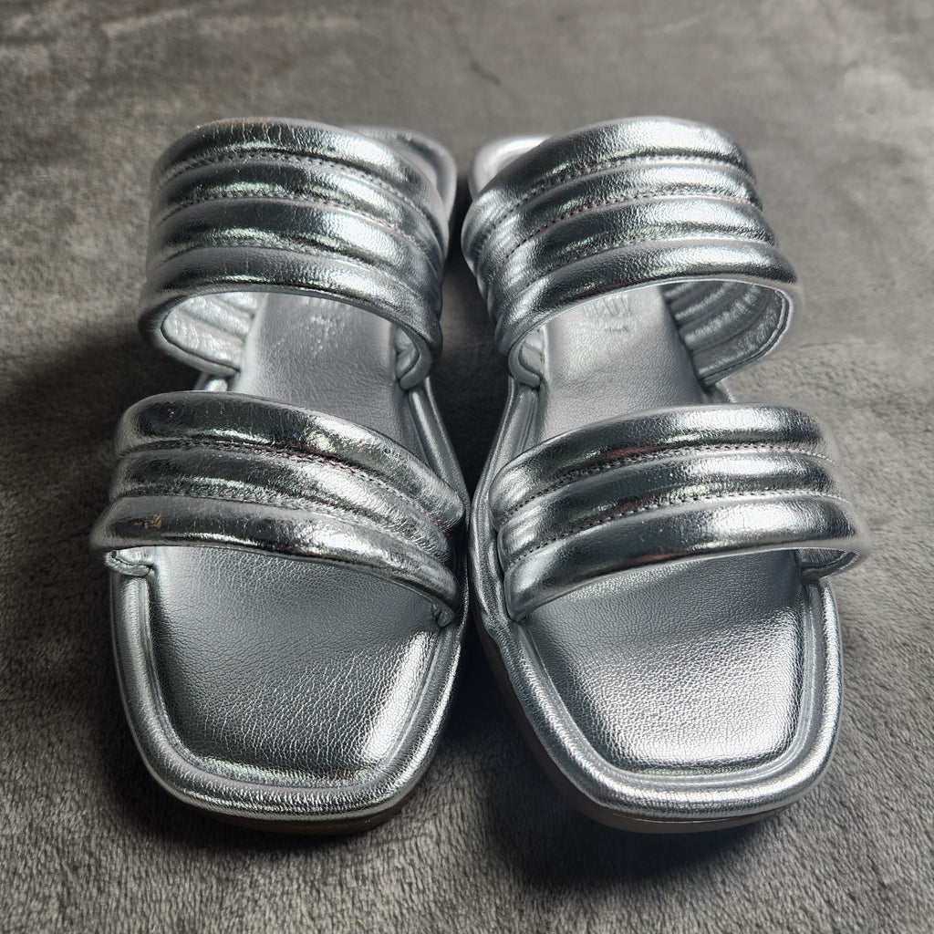 Seychelles Cape May Metallic Silver Leather Slide Sandals Women's 8.5M New