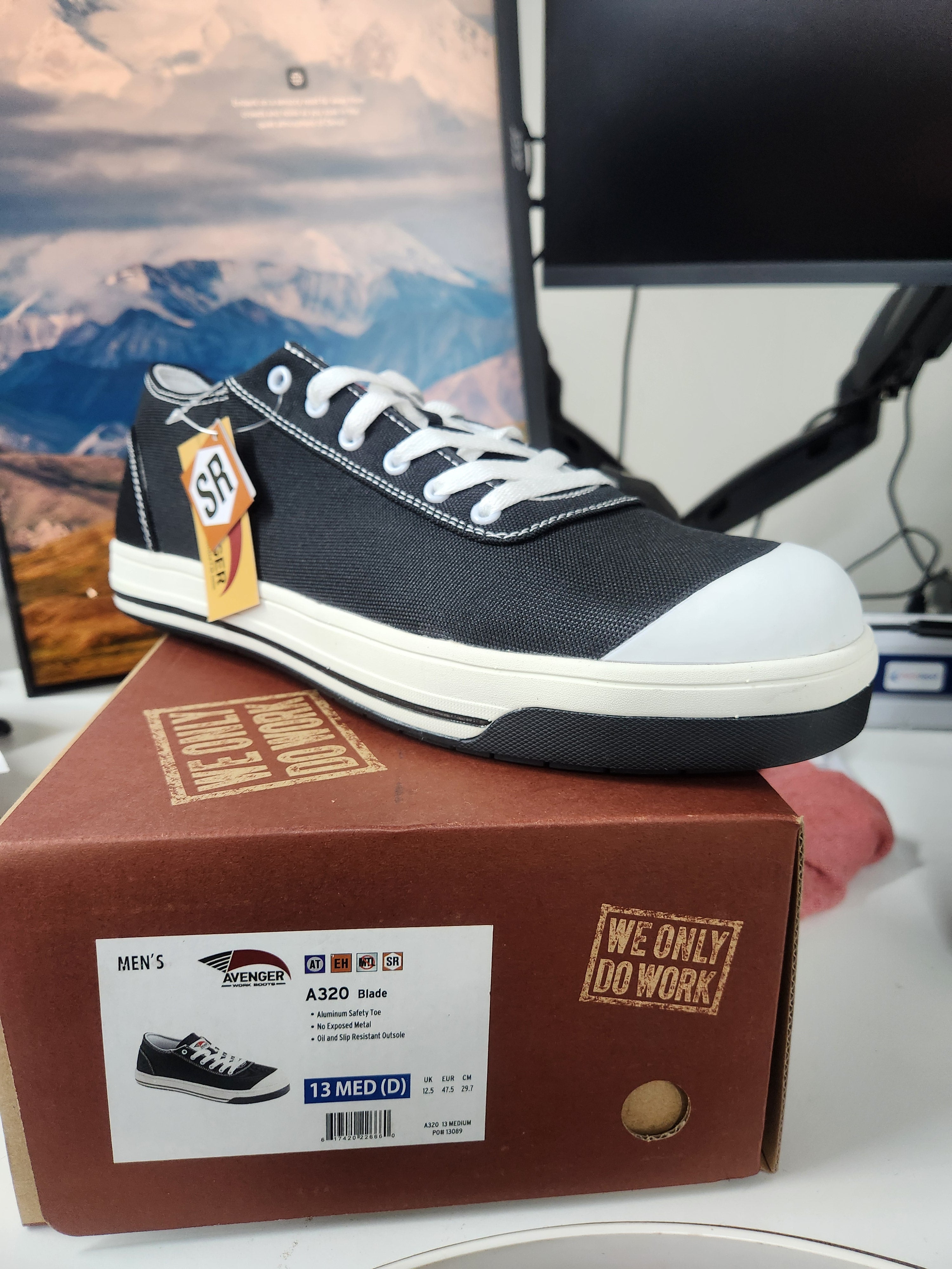 Avenger work boots A320 Blade