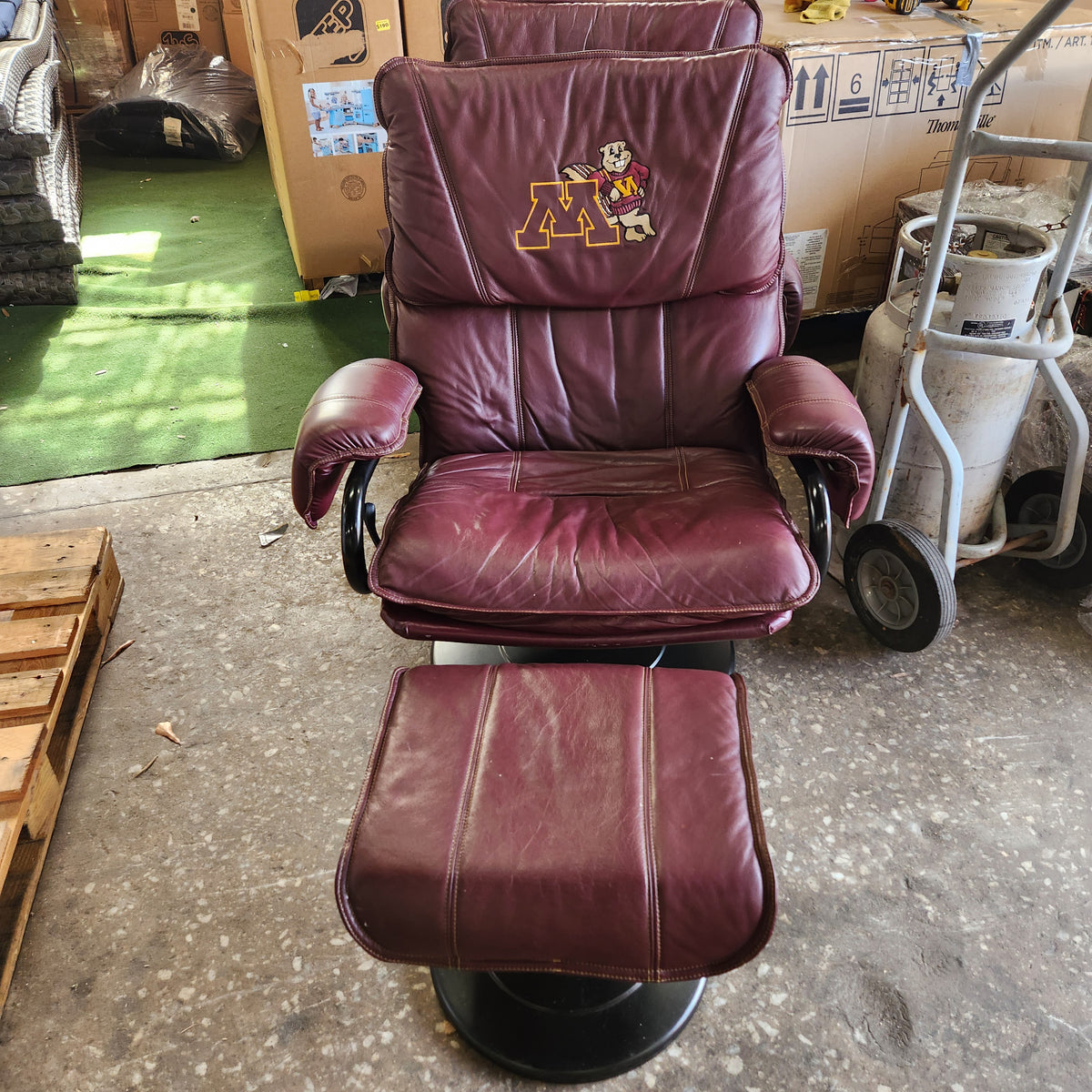 Minnesota Gophers Burgundy Swivel Reclining Cantilever Chair + Ottoman