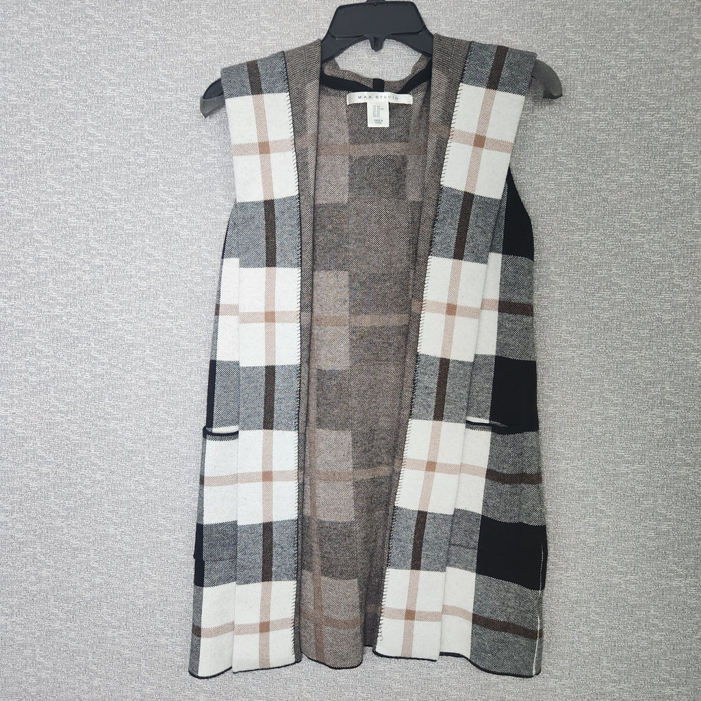 Max Studio Women's size XS V-Neck Sleeveless Blouse Plaid