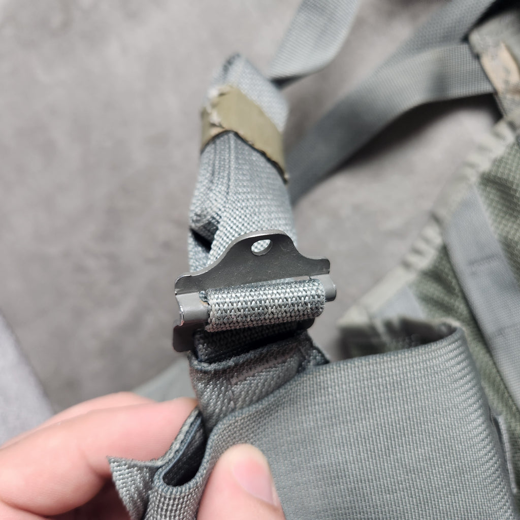 Lot of 4 MOLLE II Modular Lightweight Load Carrying Equipment FLC Fighting Load Carrier/ Utility belts