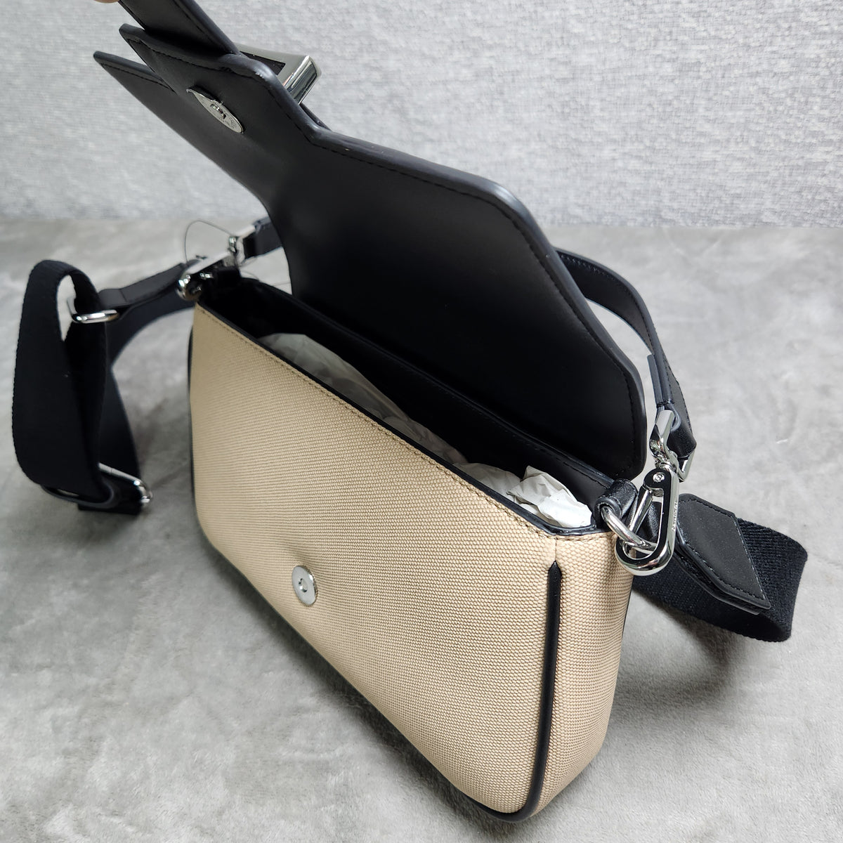 Calvin Klein Nadine OTLT Crossbody Shoulder Bag Black Cream H4DHGQQ2 New
