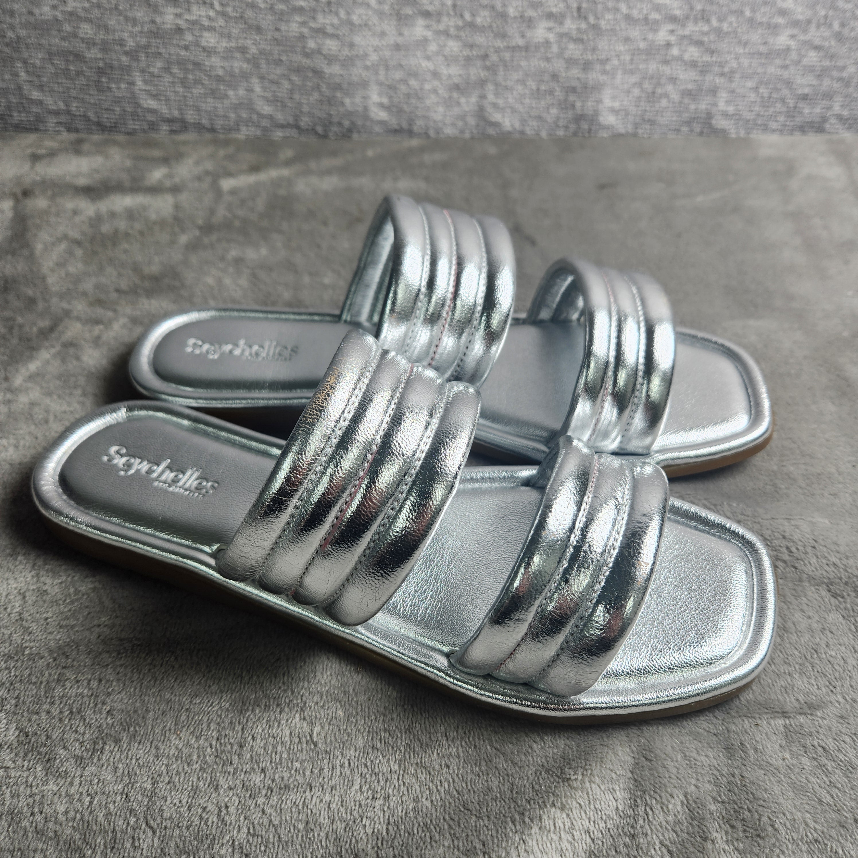Seychelles Cape May Metallic Silver Leather Slide Sandals Women's 8.5M New