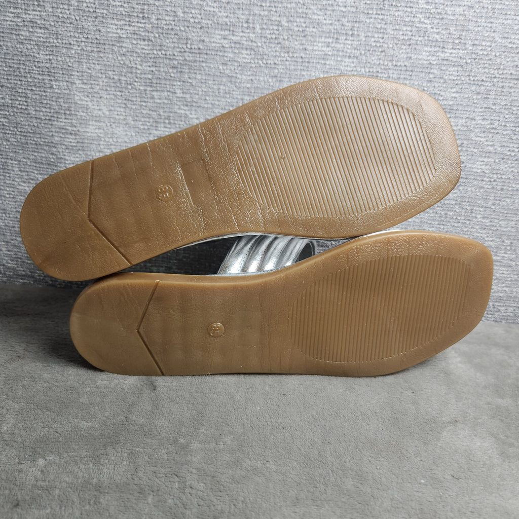 Seychelles Cape May Metallic Silver Leather Slide Sandals Women's 8.5M New