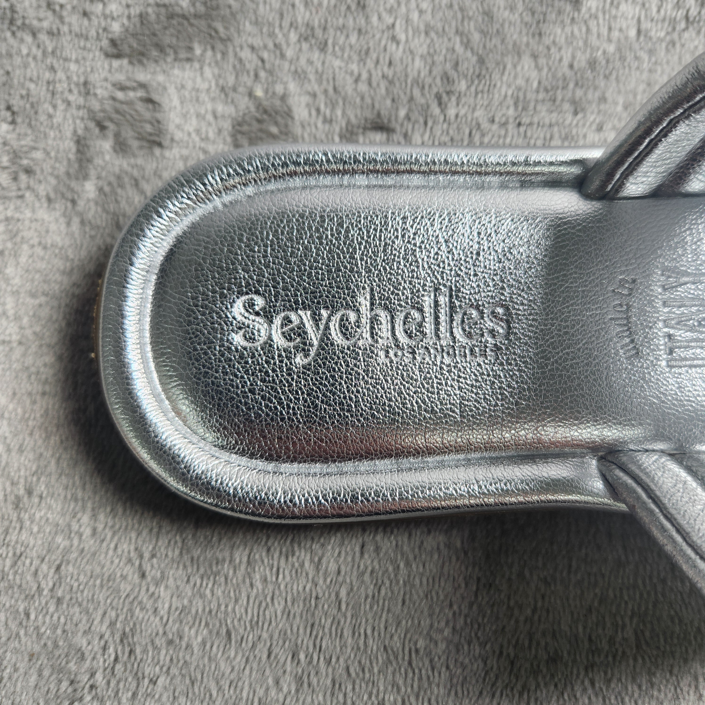 Seychelles Cape May Metallic Silver Leather Slide Sandals Women's 8.5M New
