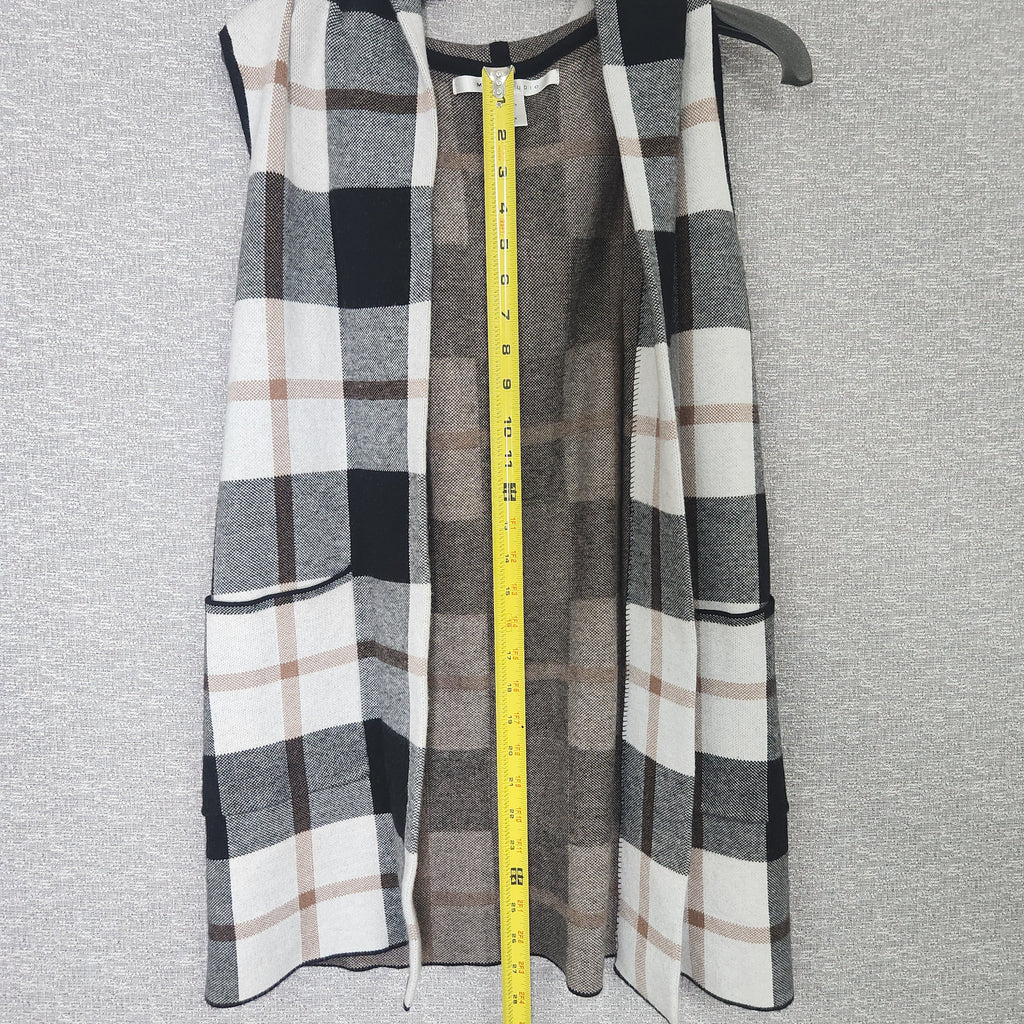 Max Studio Women's size XS V-Neck Sleeveless Blouse Plaid