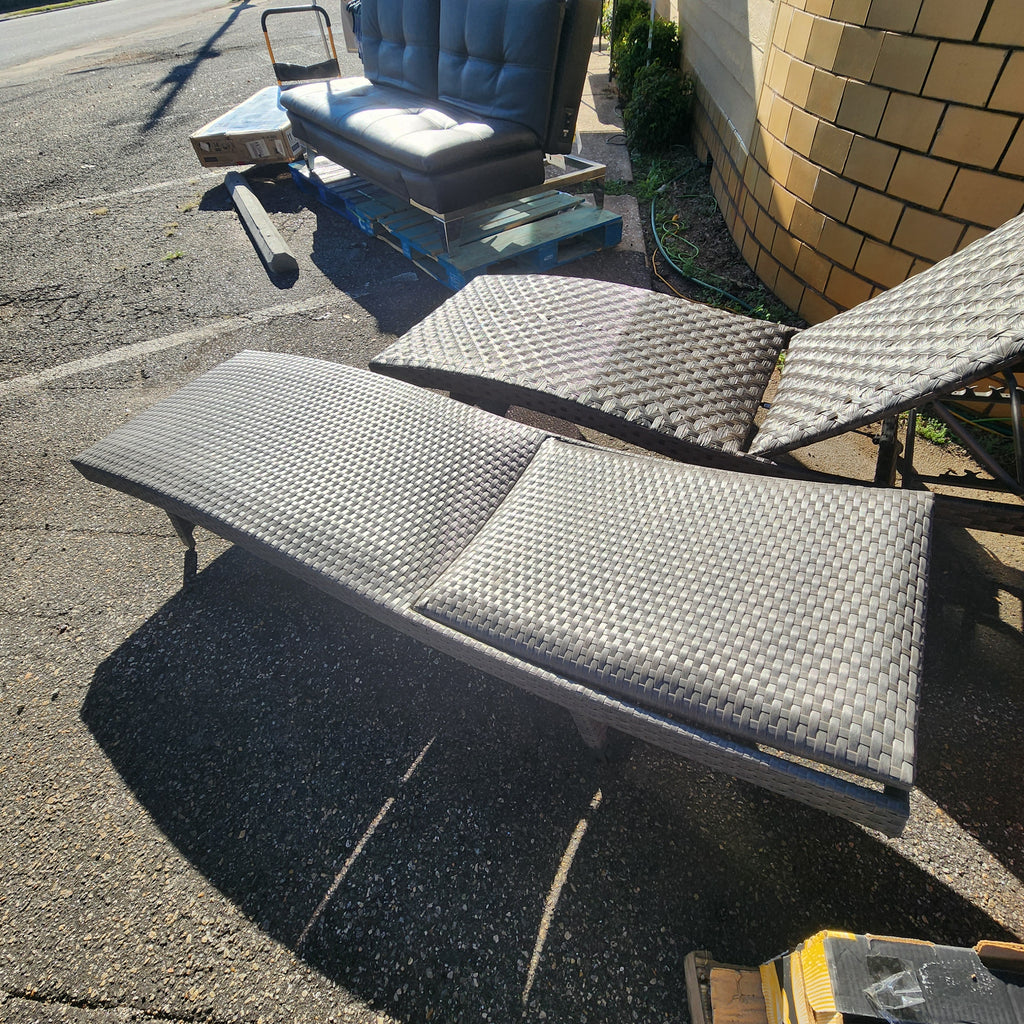 Palm Aire Padded Woven Chaise Lounge with Wheels