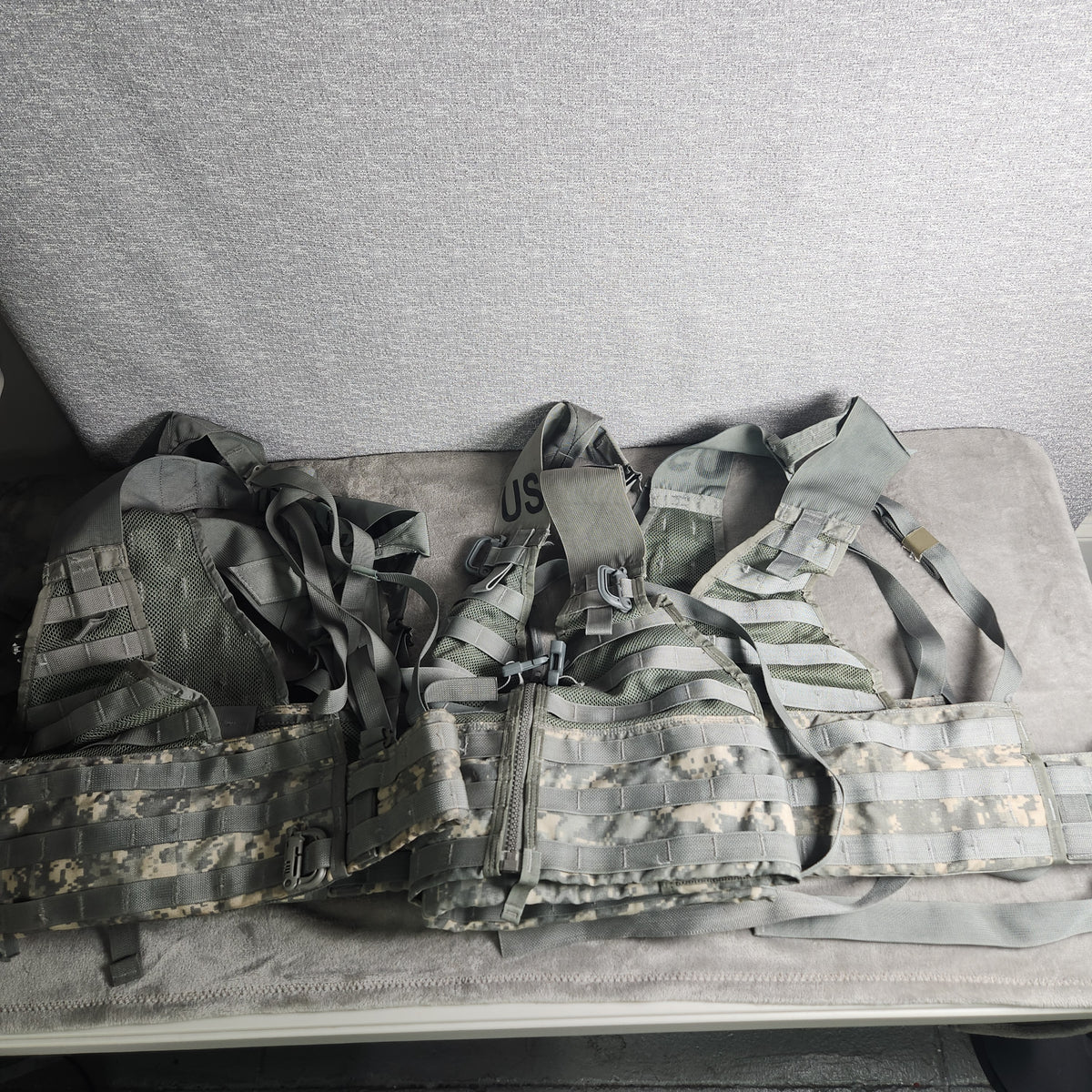 Lot of 4 MOLLE II Modular Lightweight Load Carrying Equipment FLC Fighting Load Carrier/ Utility belts