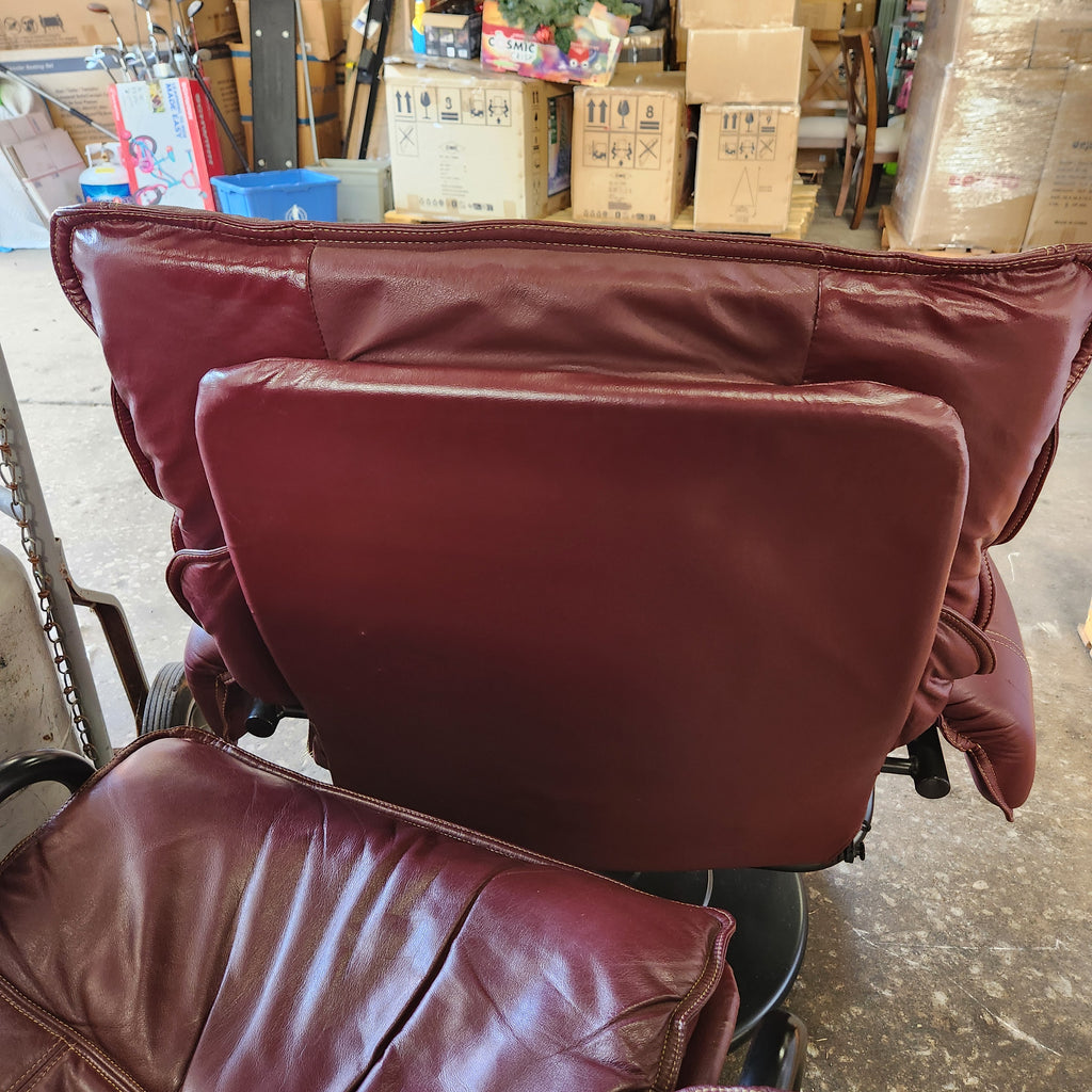 Minnesota Gophers Burgundy Swivel Reclining Cantilever Chair + Ottoman