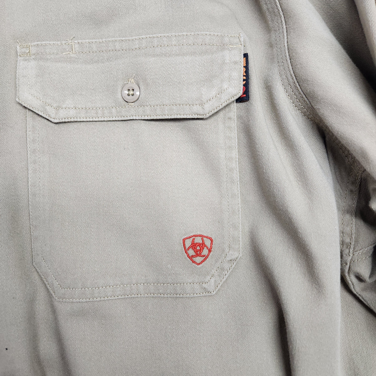 Ariat Men's Work FR Flame Resistant Button Up Work Shirt Tan Size XL NFPA 2112 Used