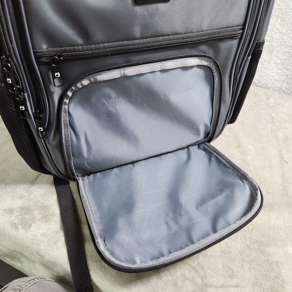 Dejuno Pioneer DJB-707 Black 20in Backpack with Laptop Sleeve