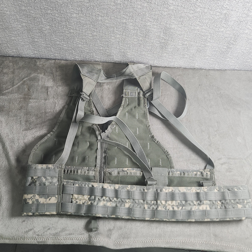 Lot of 4 MOLLE II Modular Lightweight Load Carrying Equipment FLC Fighting Load Carrier/ Utility belts