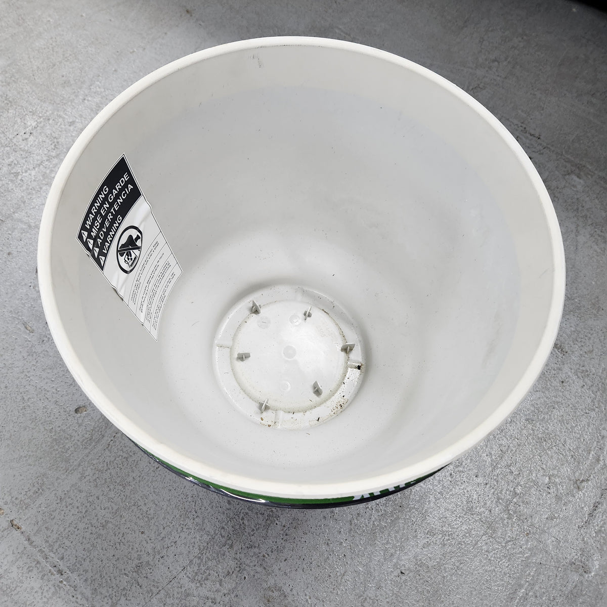 Round Resin Planter 3-Pack, 14.4" Diameter