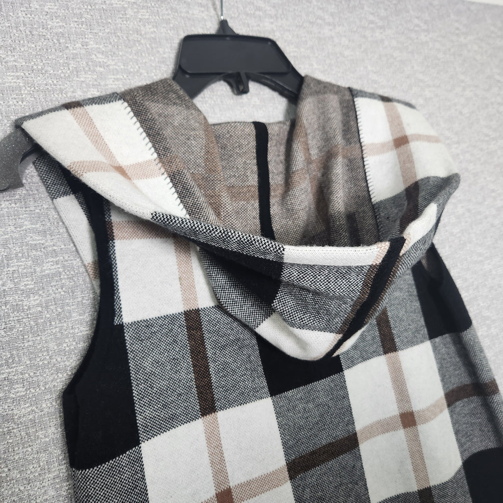 Max Studio Women's size XS V-Neck Sleeveless Blouse Plaid