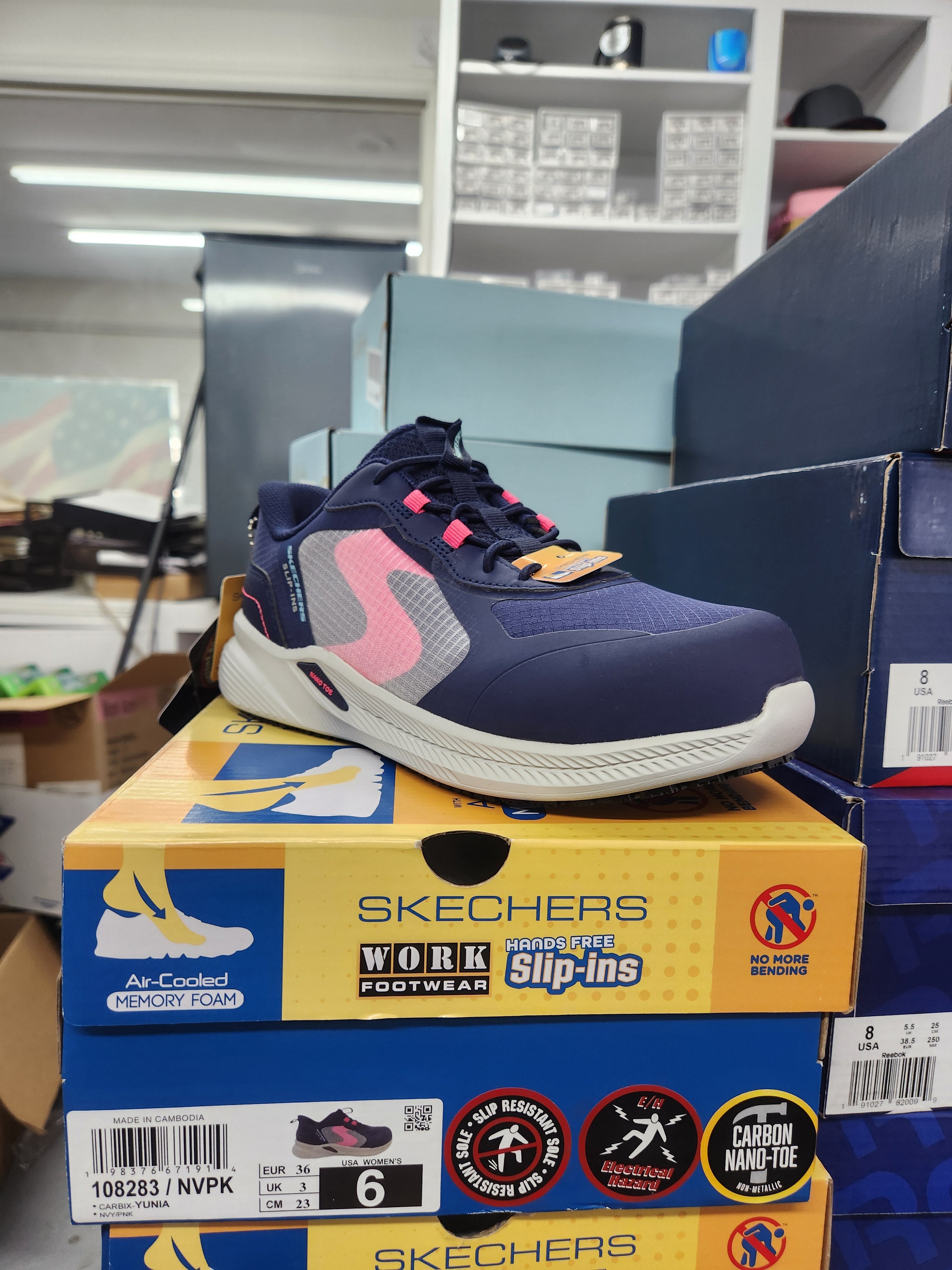 Sketchers work footwear CARBIX YUNIA