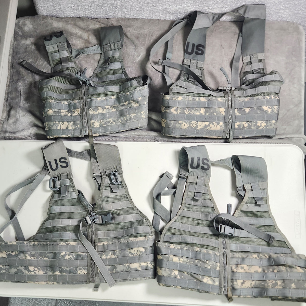 Lot of 4 MOLLE II Modular Lightweight Load Carrying Equipment FLC Fighting Load Carrier/ Utility belts