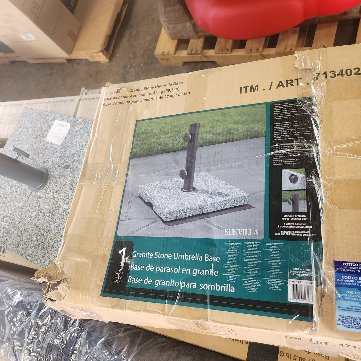 SunVilla Pembrooke 59.5 lb. Granite Umbrella Base