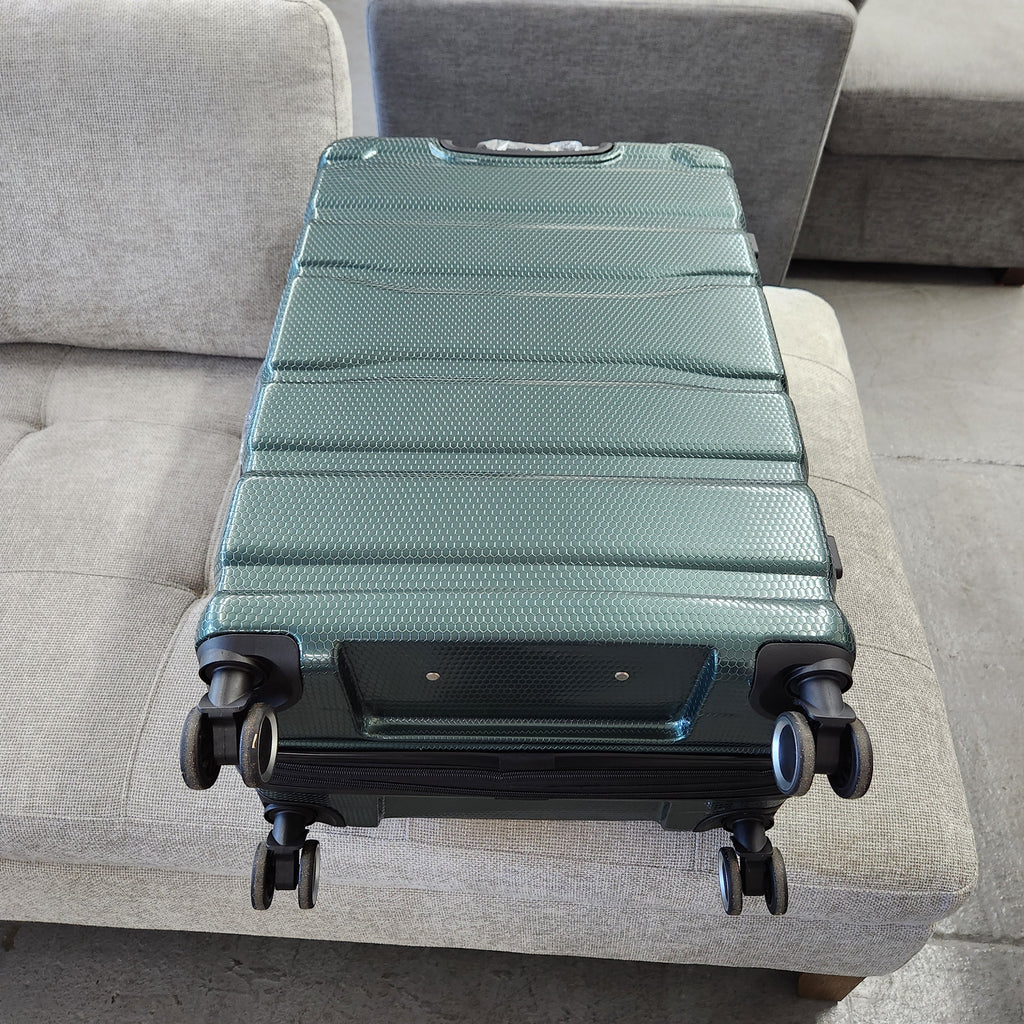 Dejuno Yukon 3-Piece Hardside Luggage Set Green New