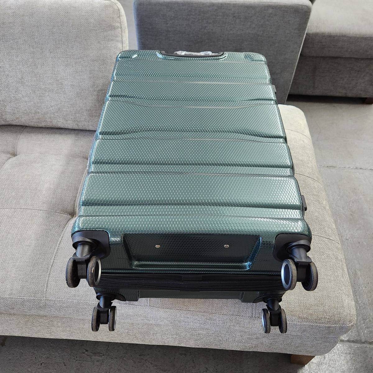 Dejuno Yukon 3-Piece Hardside Luggage Set Green New