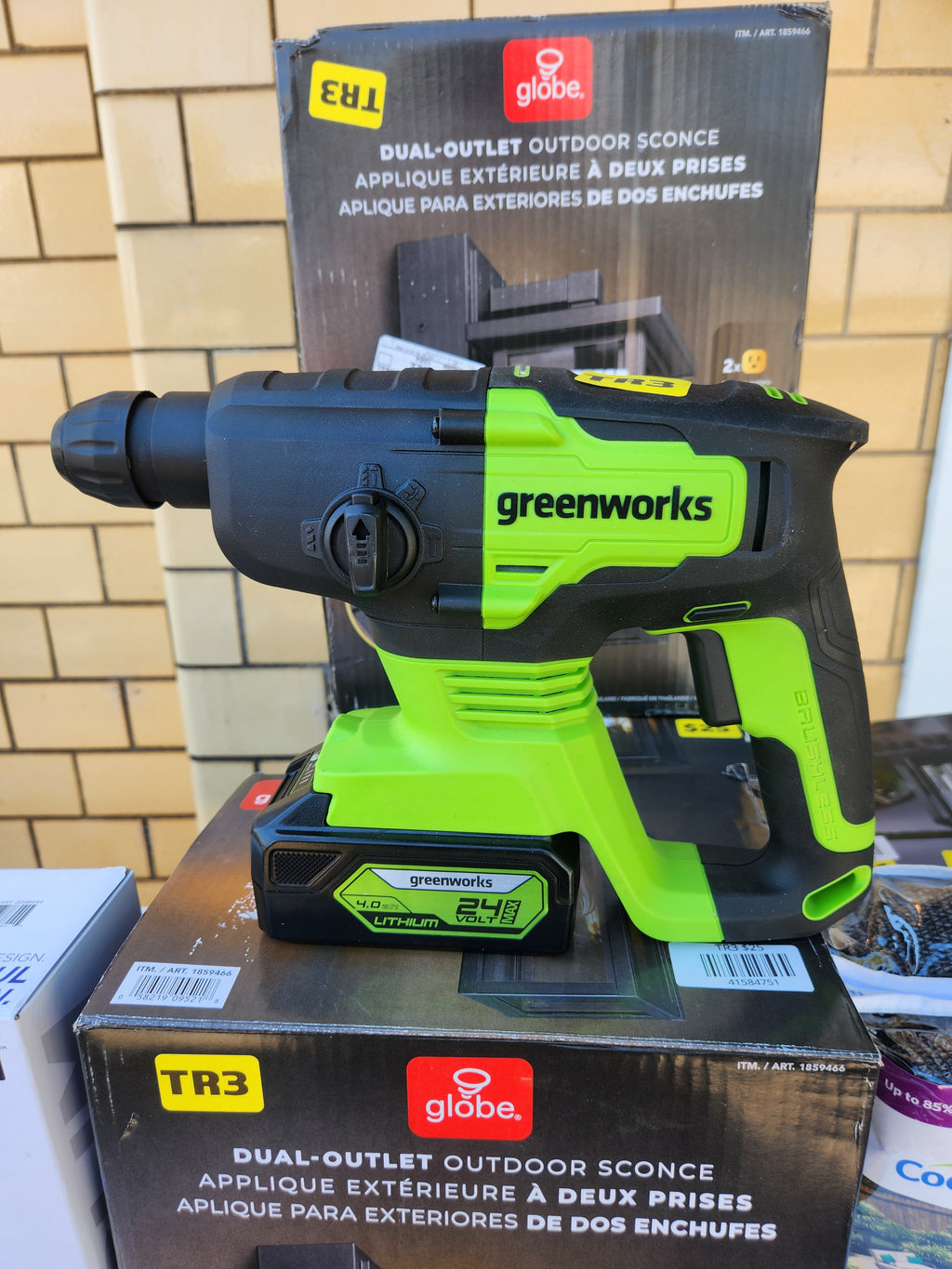 Used greenworks HMD401 24V Brushless SDS 2J Rotary Hammer & 4Ah Battery + Charger