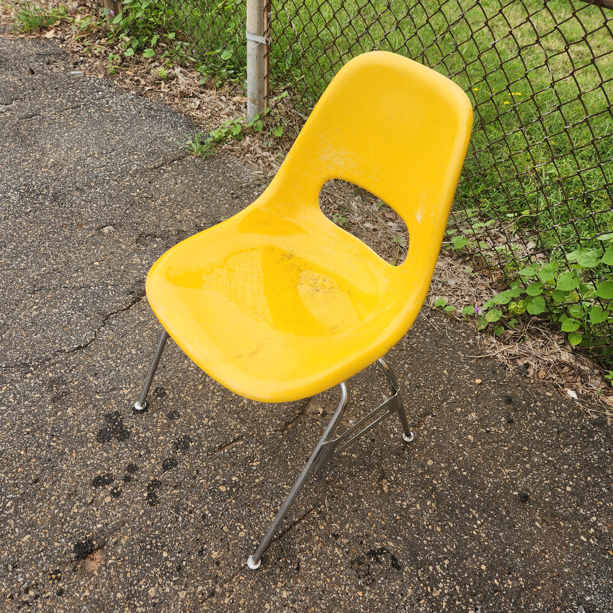 Yellow chairs Lot of 6