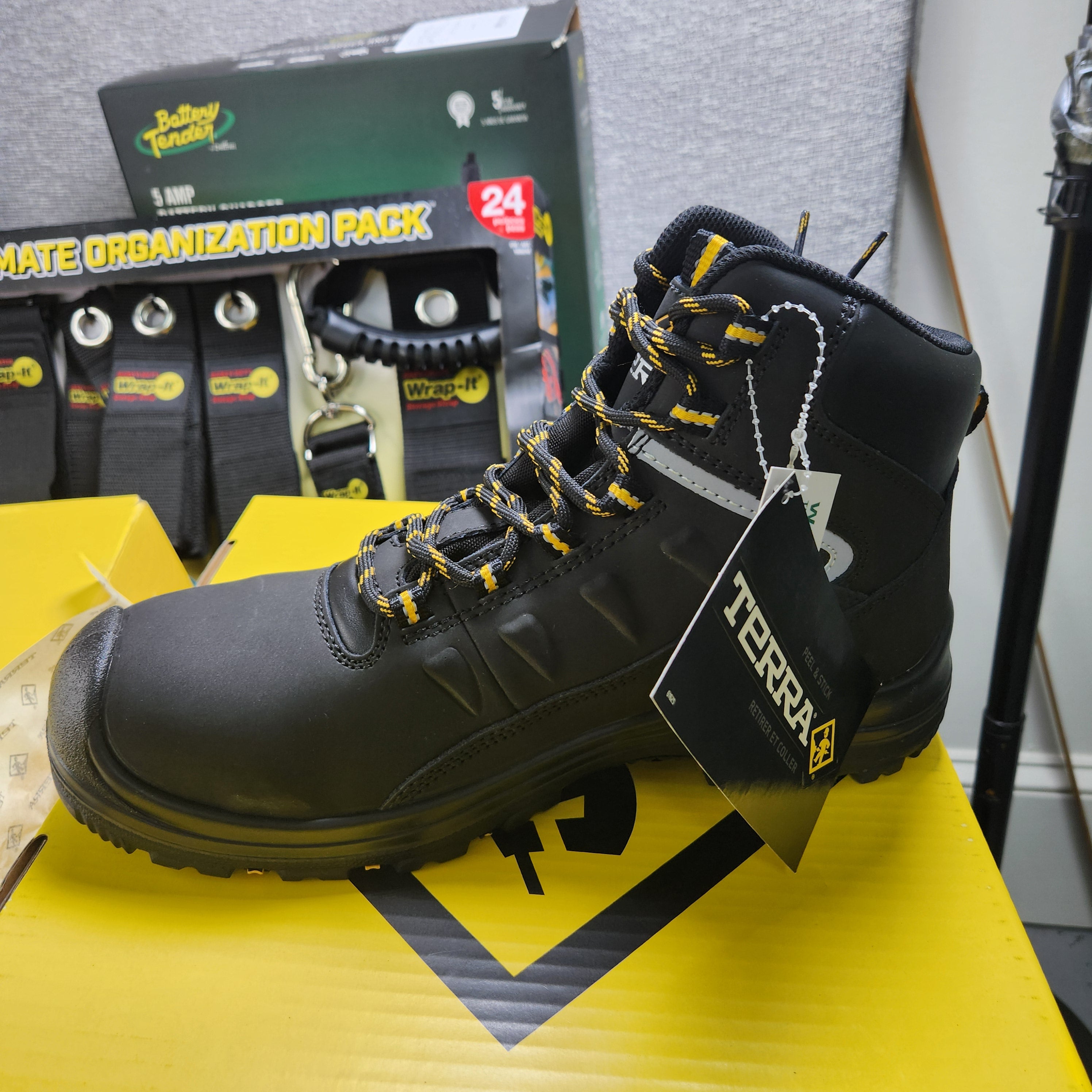 Terra Findlay Mens Size 9 Composite Safety Toe Shoes