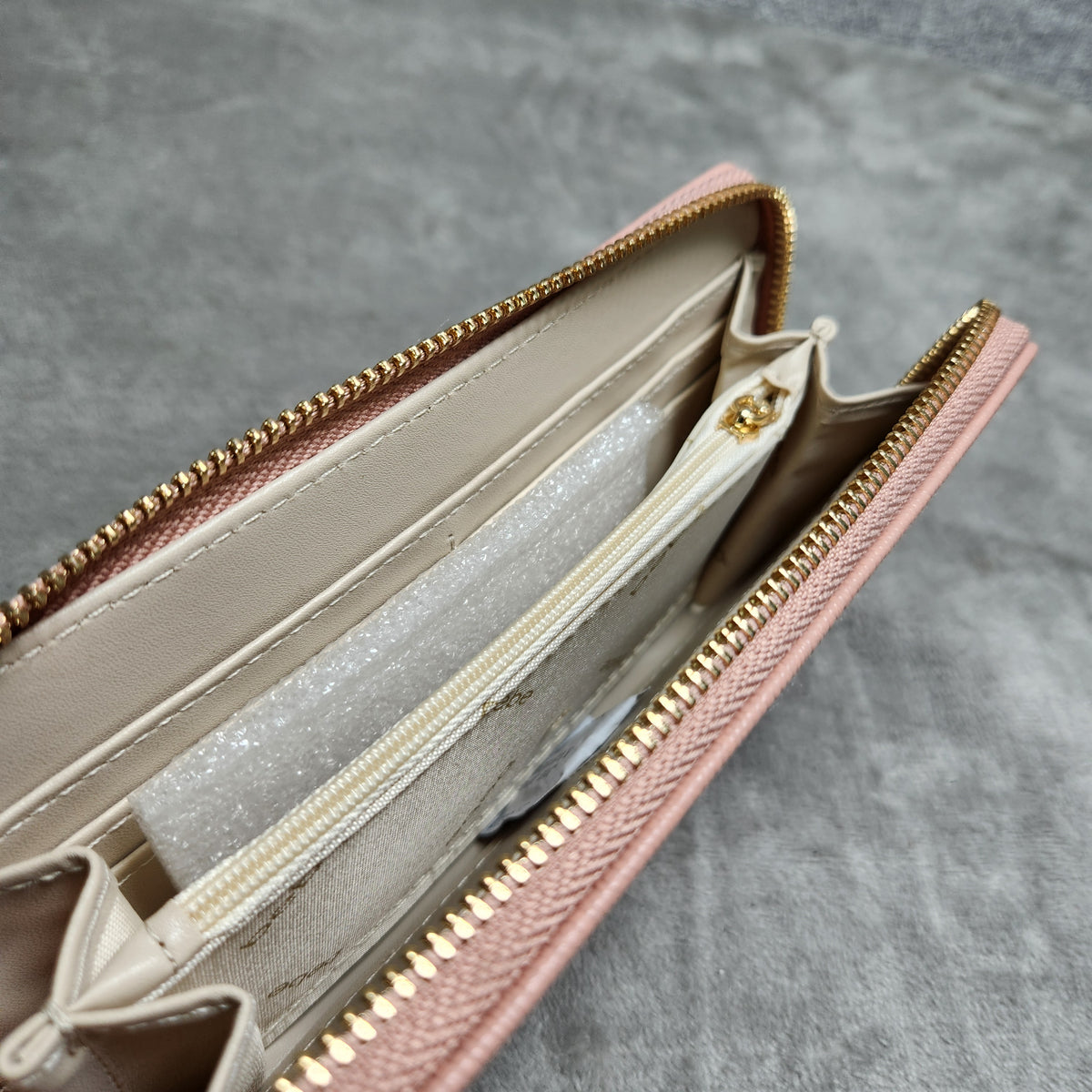 bebe Lupe Zip Around Wallet Dusty Rose New