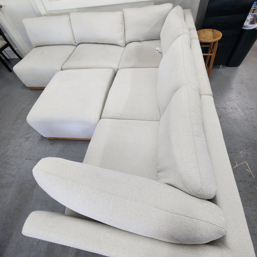Henredon Murphy Cream Fabric Modular Sectional with Ottoman
