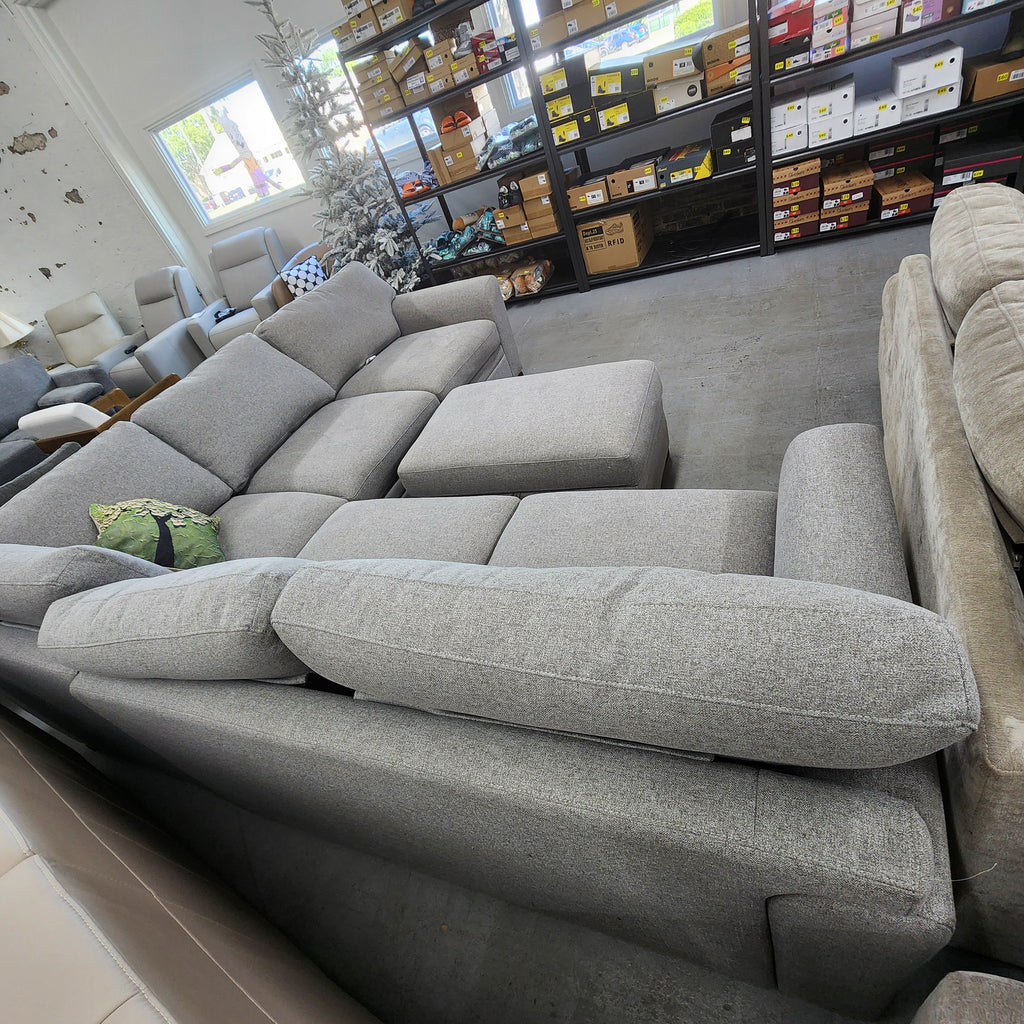 Thomasville Langdon Fabric Sectional with Chaise and Storage Ottoman, Gray