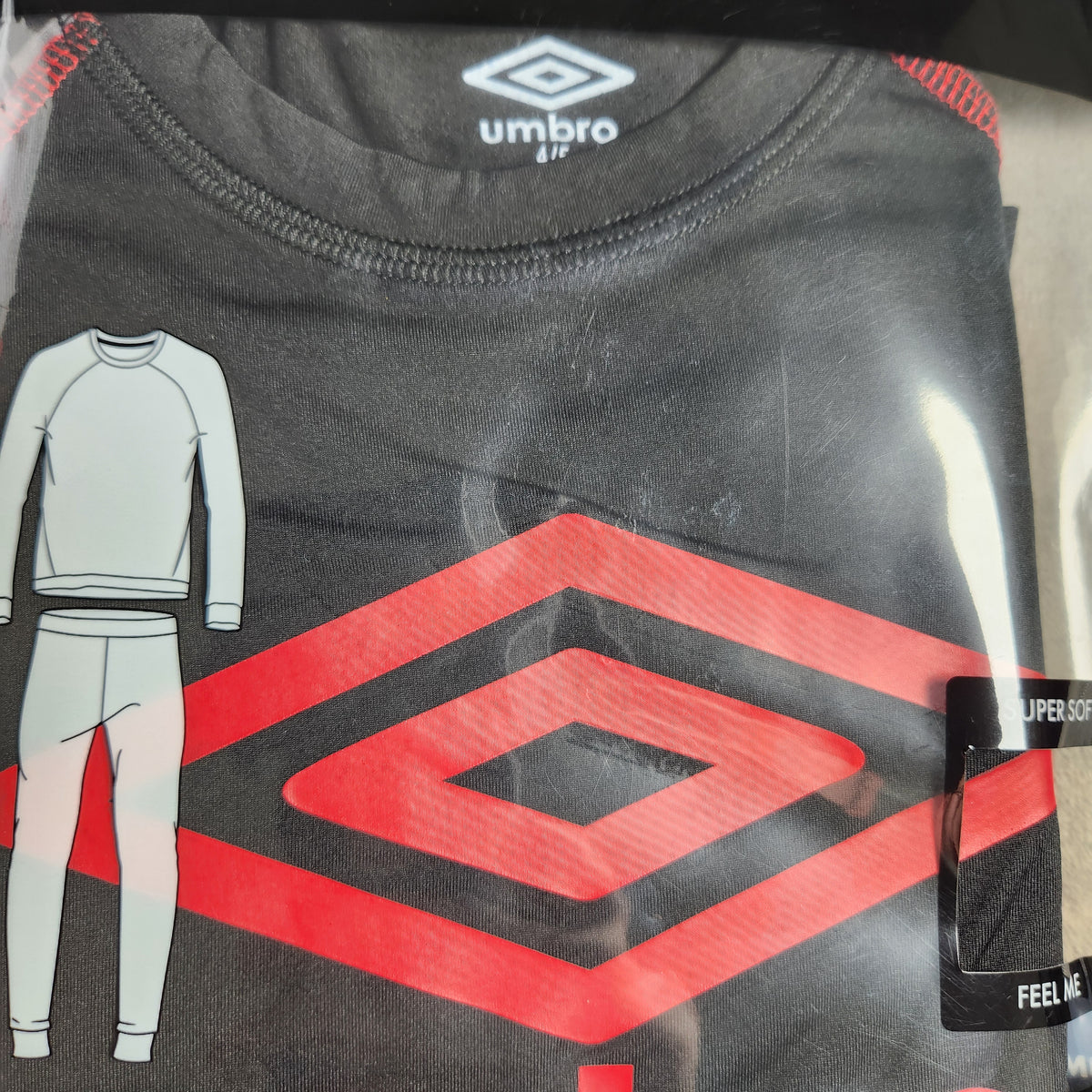 Umbro Boys Size 4/5 New 2 Piece Base Layer Set Black w/ Red Logo