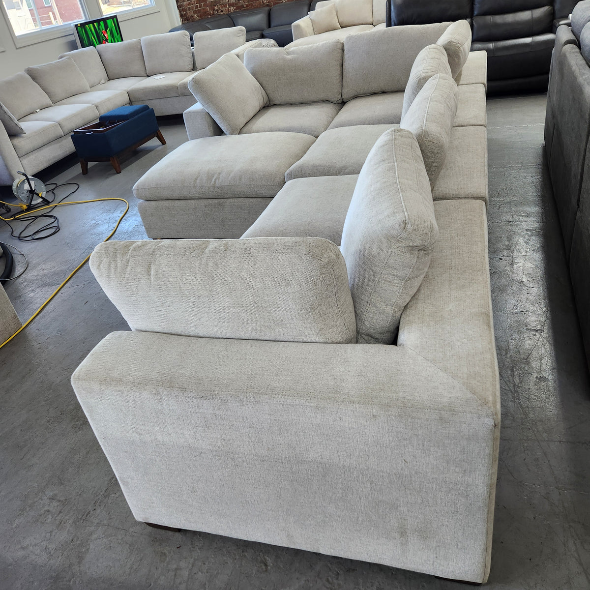 Thomasville Lowell 6-piece Fabric Modular Sectional Gray