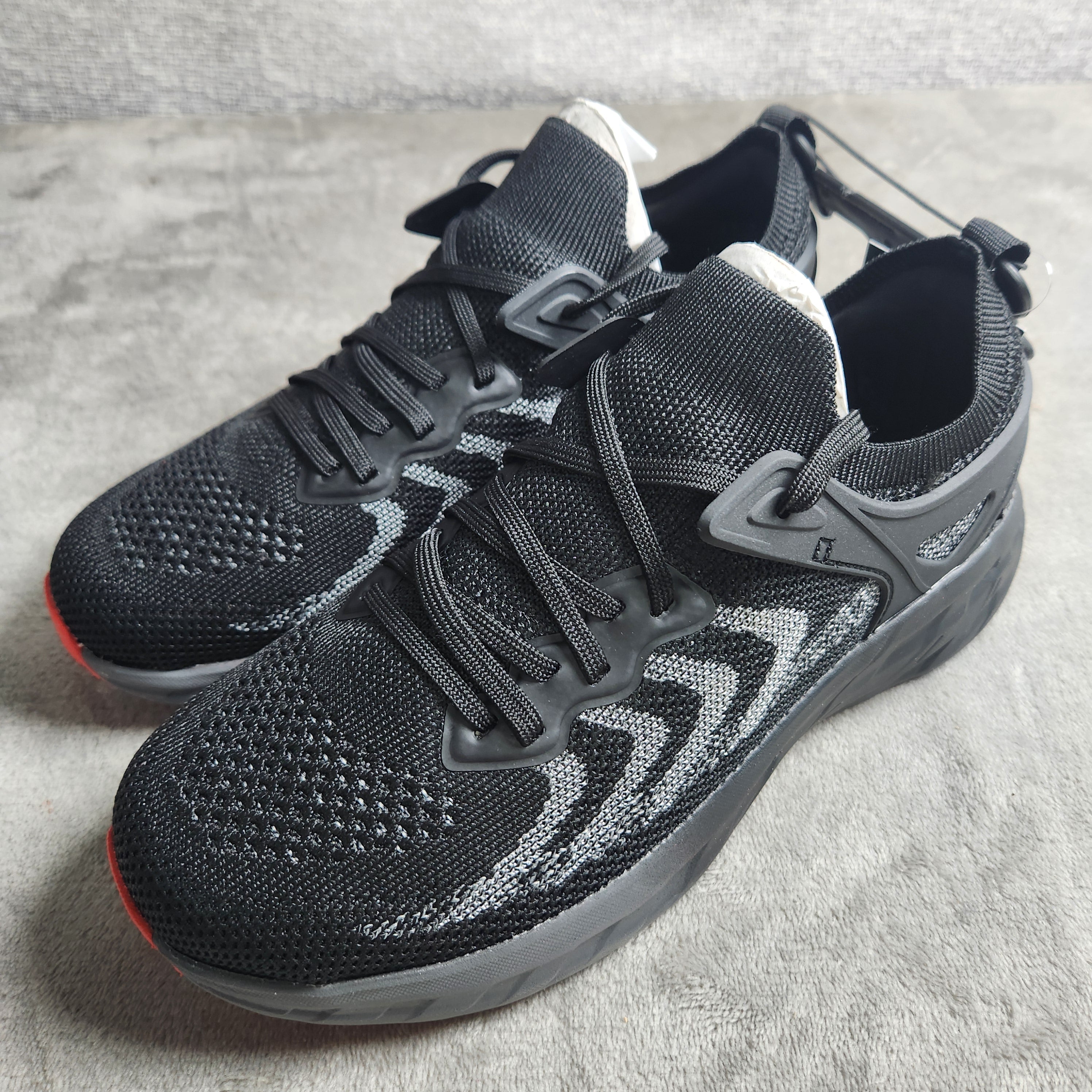 Athletic Works Boys Size 5 Black Knit Cage Sneakers Memory Foam Lightweight New