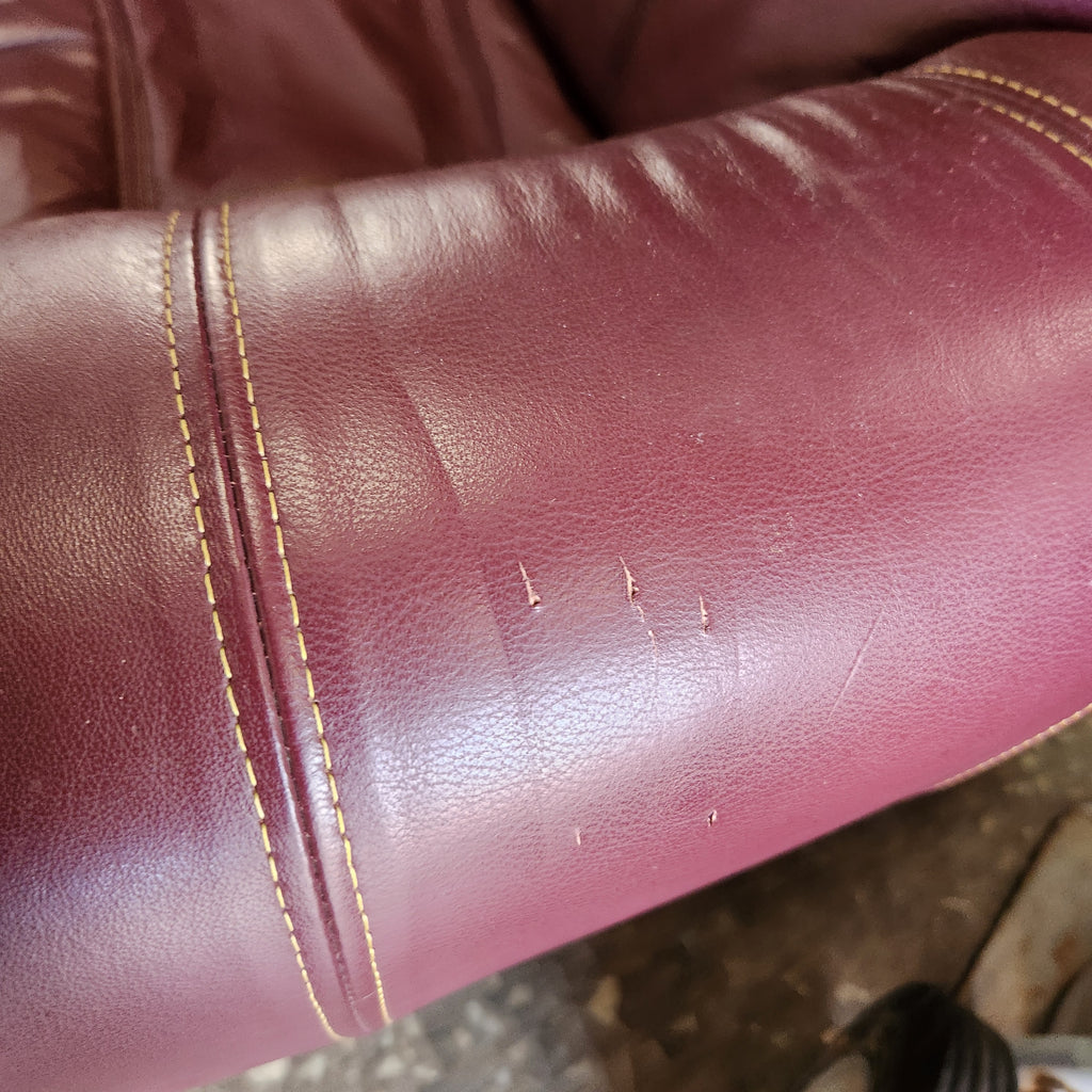 Minnesota Gophers Burgundy Swivel Reclining Cantilever Chair + Ottoman