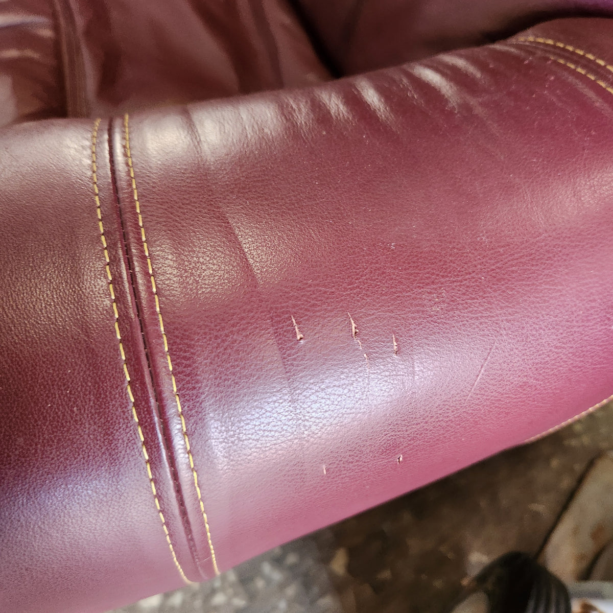 Minnesota Gophers Burgundy Swivel Reclining Cantilever Chair + Ottoman