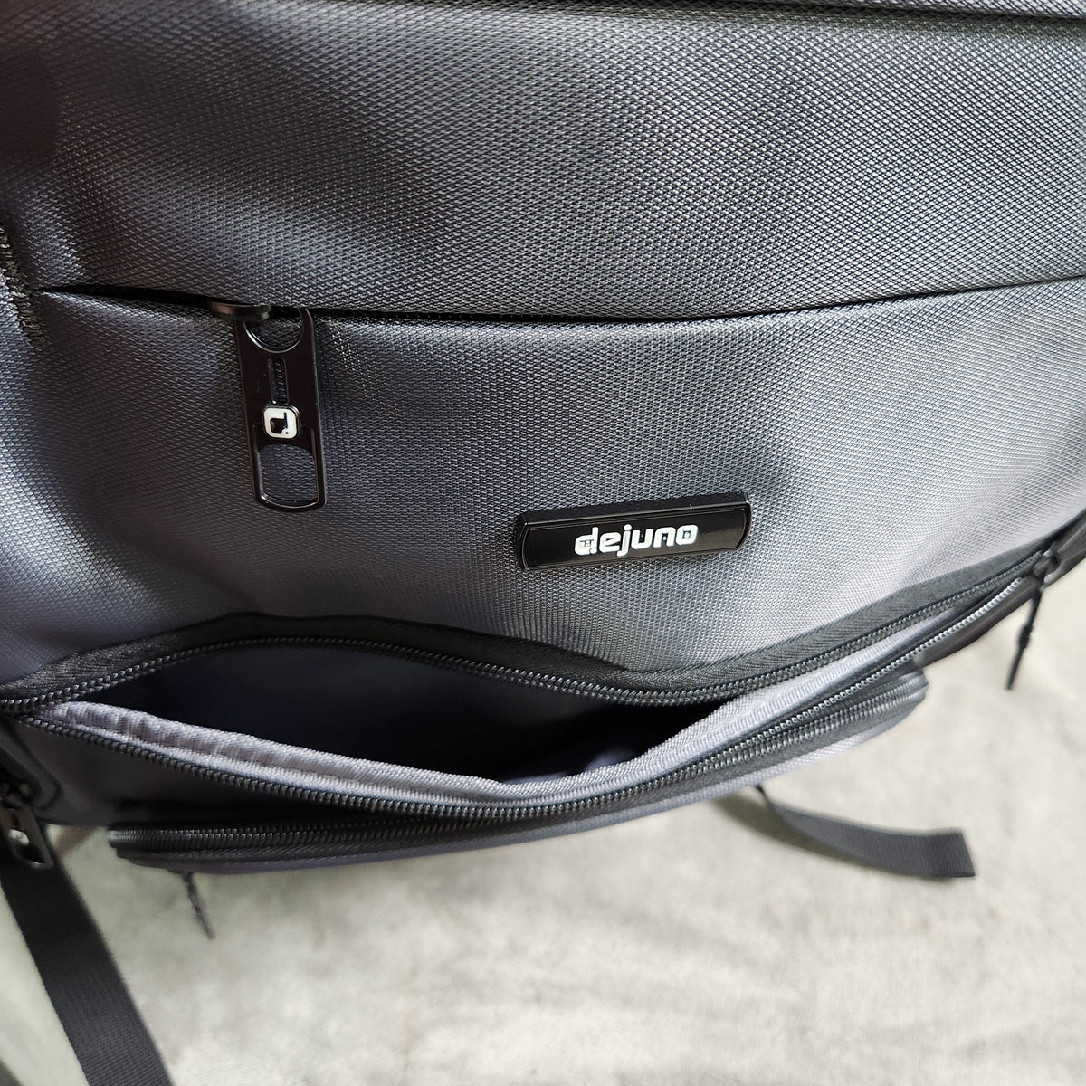 Dejuno Pioneer DJB-707 Black 20in Backpack with Laptop Sleeve