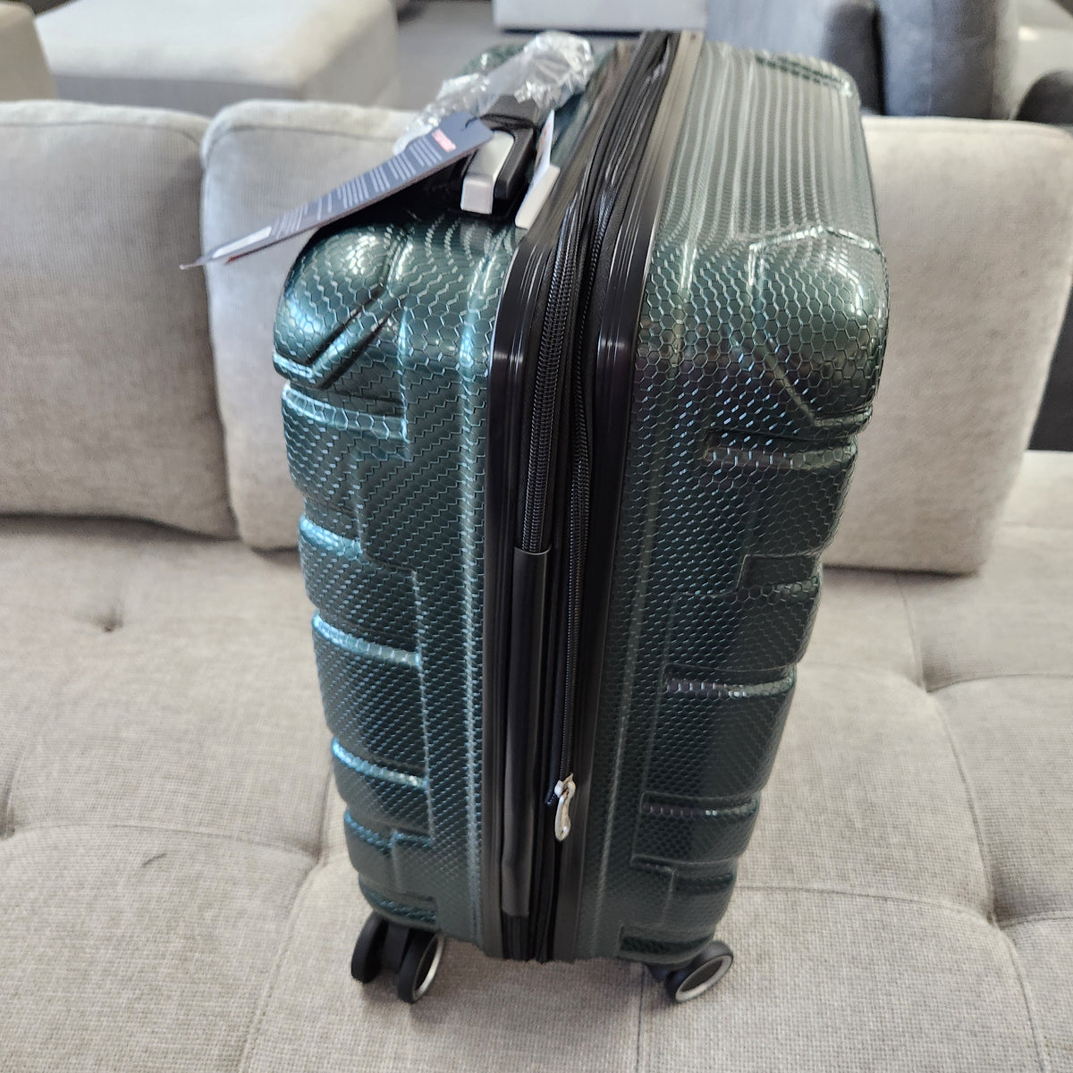 Dejuno Yukon 3-Piece Hardside Luggage Set Green New